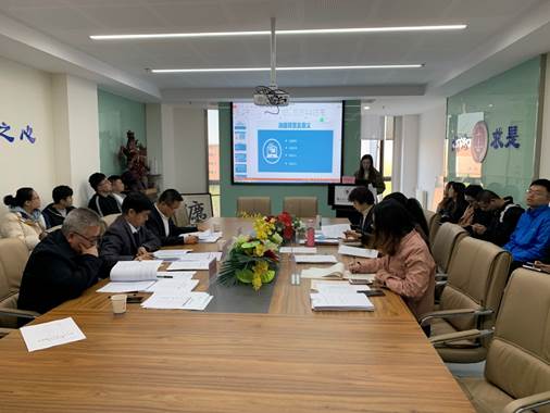 说明: E:\张燕工作目录\2019级学硕、法硕\2019级非全日制开题\2019级非全日制法律硕士开题答辩\答辩现场照片\微信图片_20201016113827.jpg